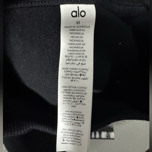 Alo Yoga Accolade Crew Neck Pullover Black Medium NEW - Picture 2 of 5